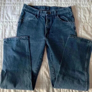 Rustler medium wash denim jeans straight leg fit 32/32‎